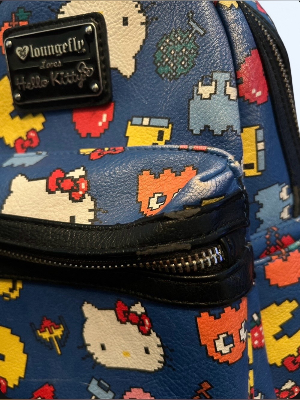Loungefly x Hello Kitty Pac-Man Mini Backpack - Picture 5 of 8